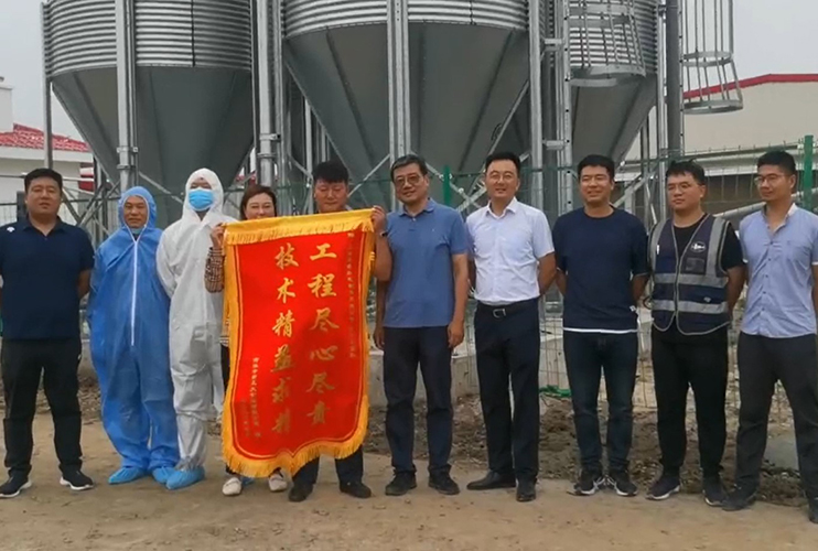 敬業(yè)奉獻(xiàn)暖人心，精品工程獲錦旗